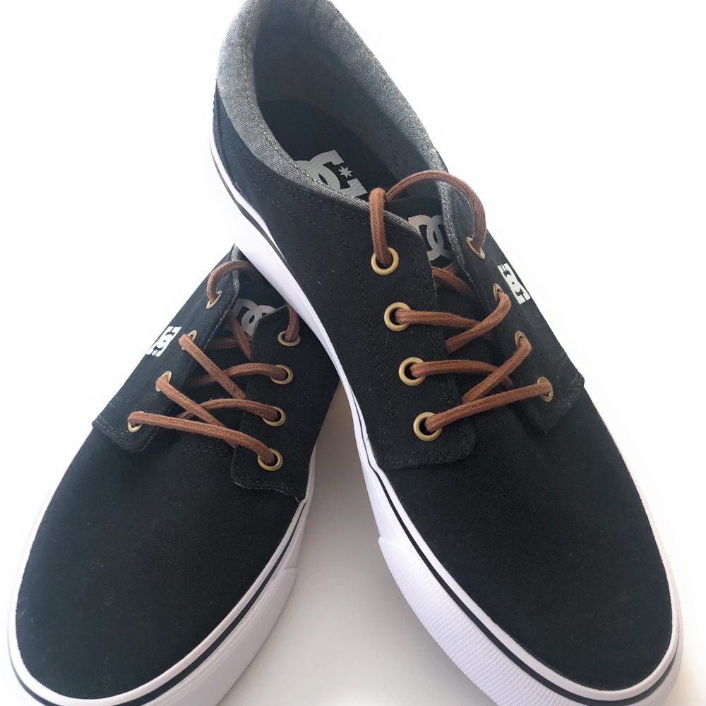 DC Skateboard Shoes. Brand New w/o Box $55 Size 8M